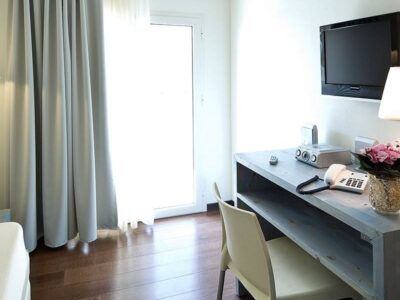 BELLARIA IGEA MARINA (NORTH RIMINI) BARGAIN!!