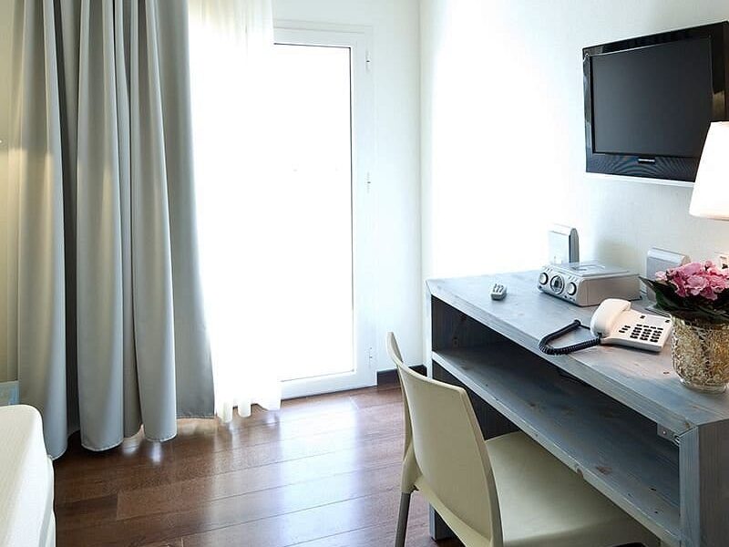 BELLARIA IGEA MARINA (NORTH RIMINI) BARGAIN!!