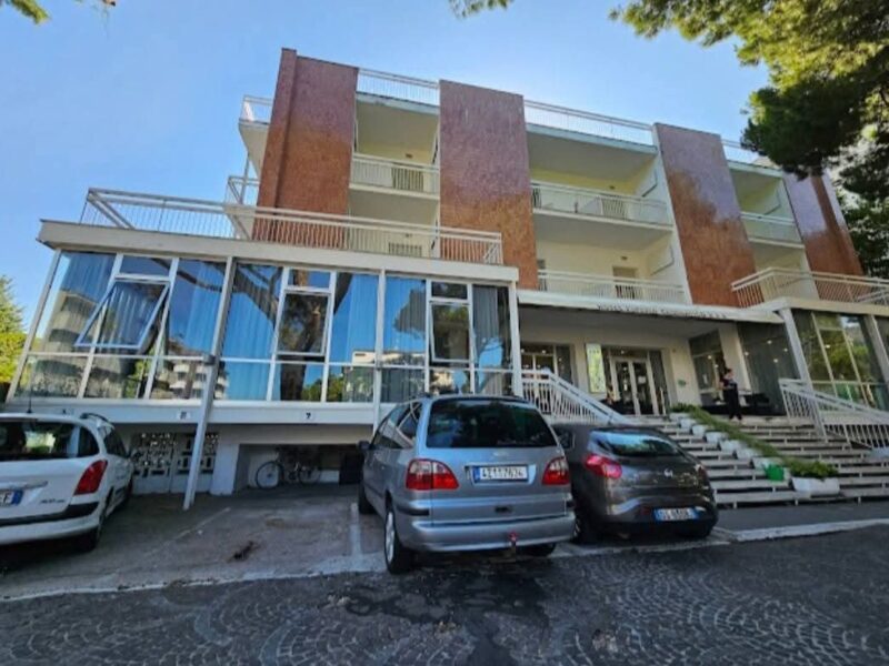 FOR SALE // FOR RENT - HOTEL Esperia